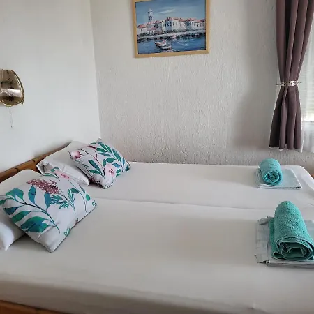 Panorama Apartment *